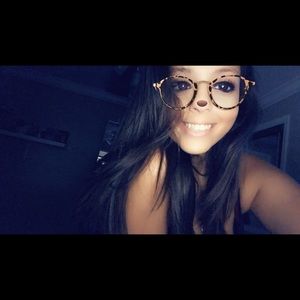 Meet your Posher, Maya